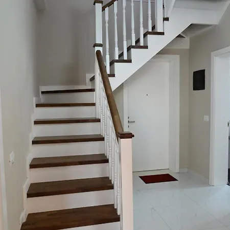 Damiano's Penthouse Old Bazaar - Castle To Coast View Διαμέρισμα *