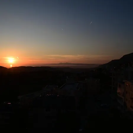 Appartamento Damiano's Penthouse Old Bazaar - Castle To Coast View