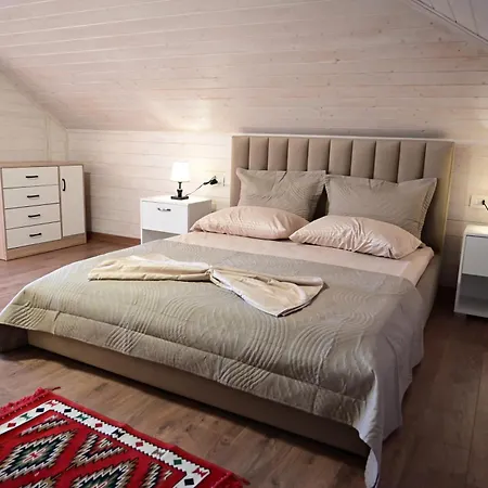 Appartamento Damiano's Penthouse Old Bazaar - Castle To Coast View Krujë